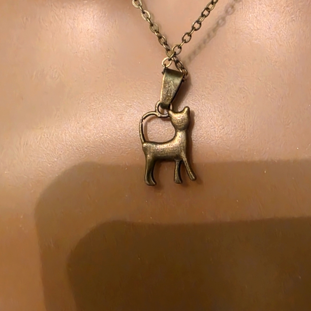 Antique Gold Cat Necklace Pendant, Gold Cat Necklace, Minimalist Elegant Kitty - Picture 5 of 13